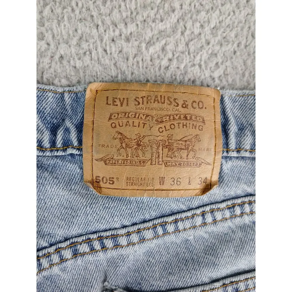 Levis 505 Jeans Mens 36 x 34 Light Blue Denim Straight Leg Regular Fit Cotton